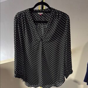 Vince Camuto Relaxed Black and White Flutter Sleeve Top